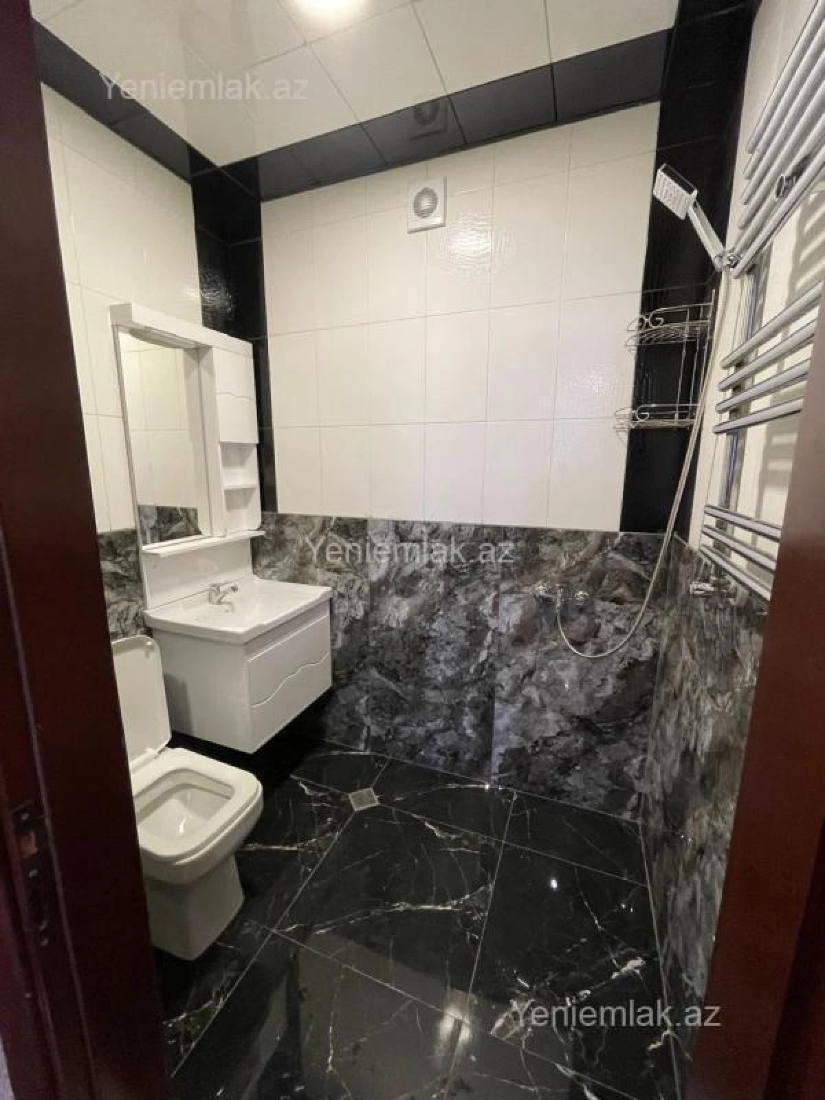 Satılır 3 otaqlı yeni tikili 150 m²