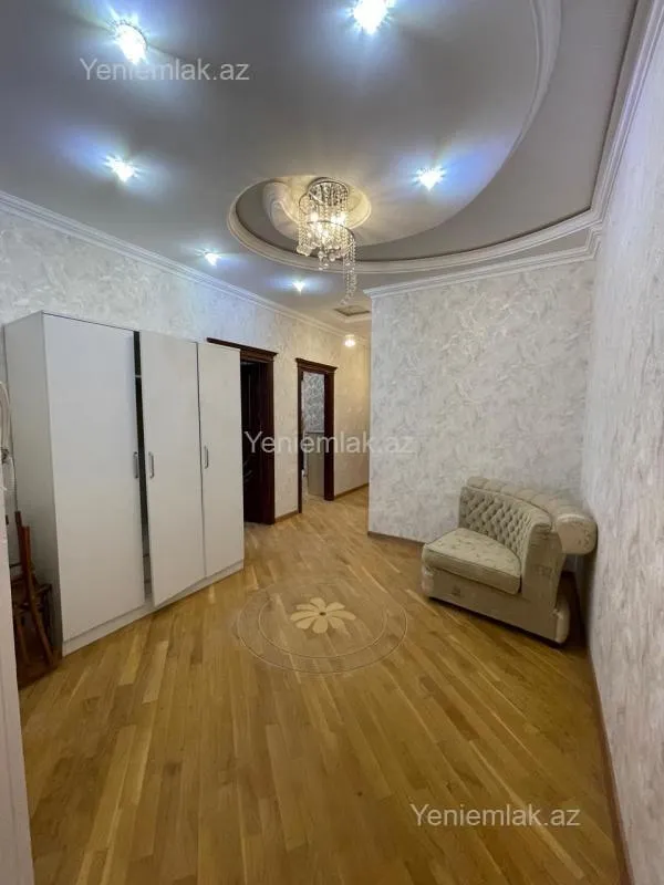 Satılır 3 otaqlı yeni tikili 150 m²