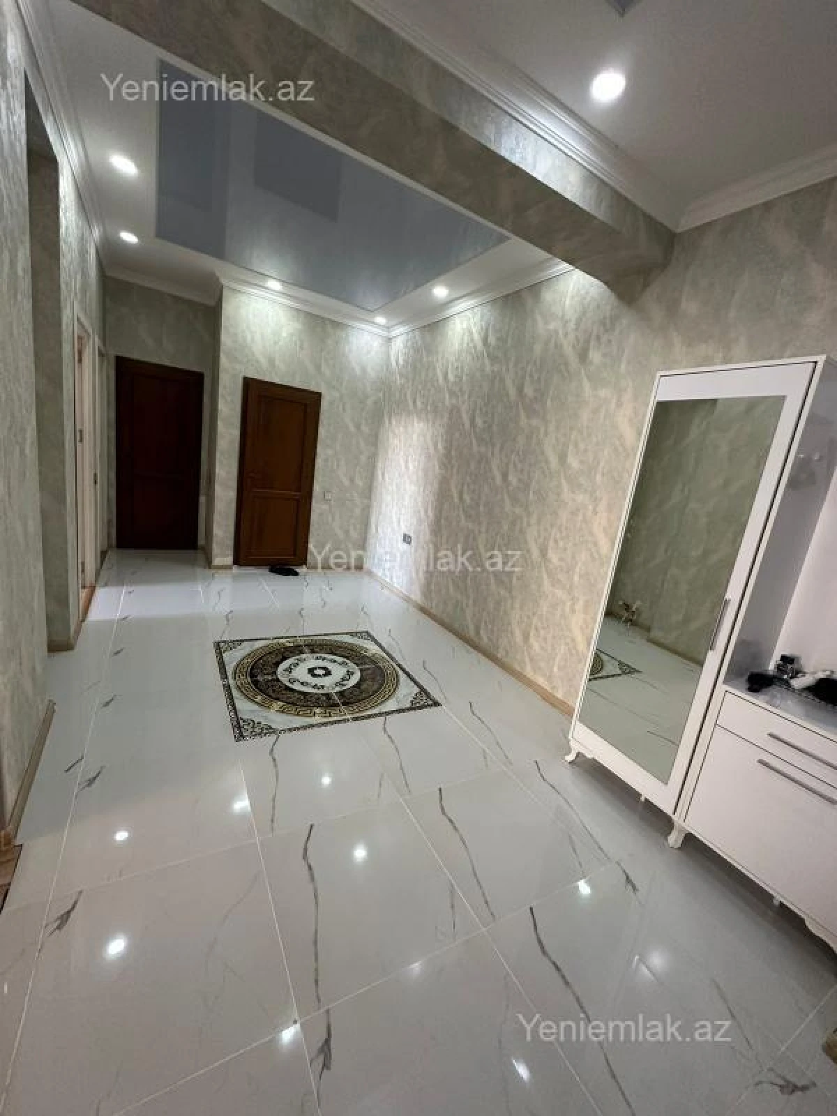 Satılır 2 otaqlı yeni tikili 99 m²