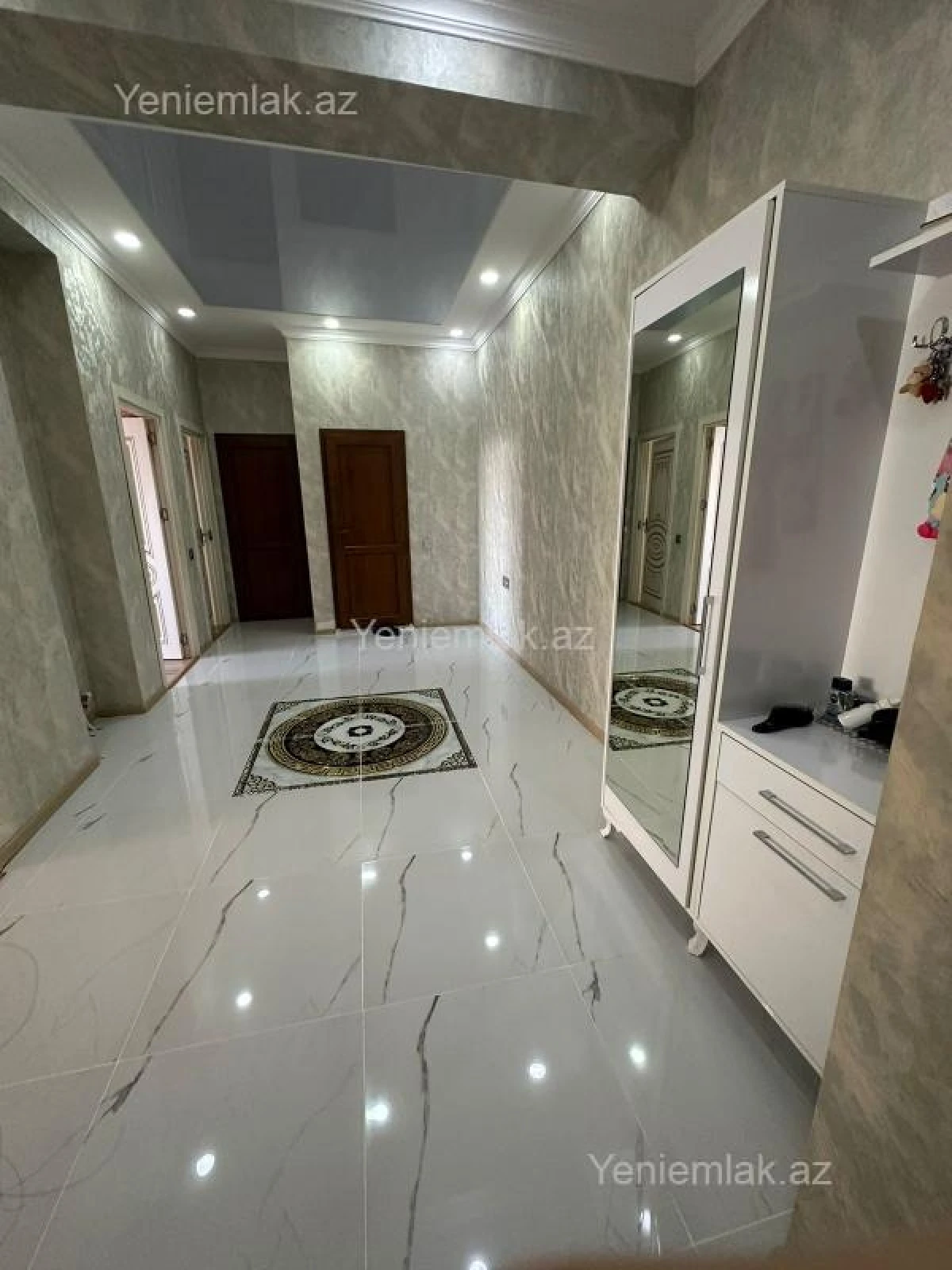 Satılır 2 otaqlı yeni tikili 99 m²