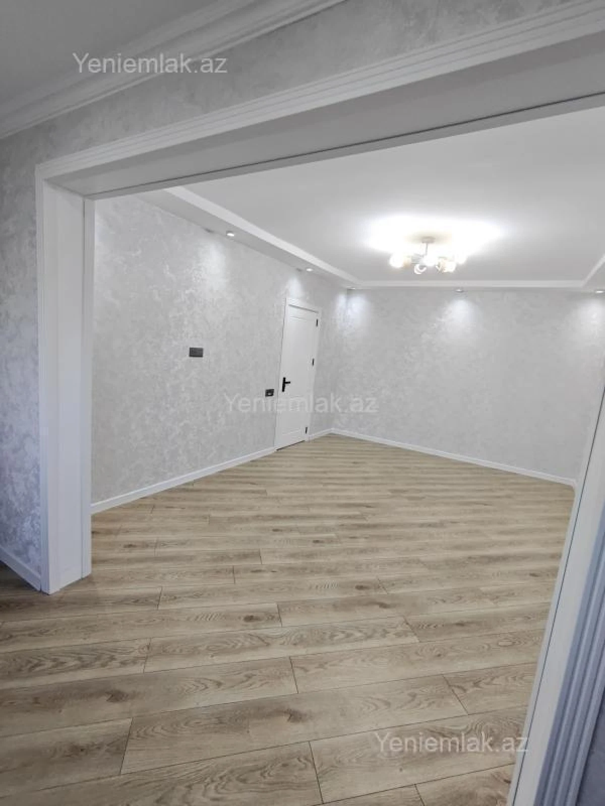 Satılır 3 otaqlı köhnə tikili 60 m²