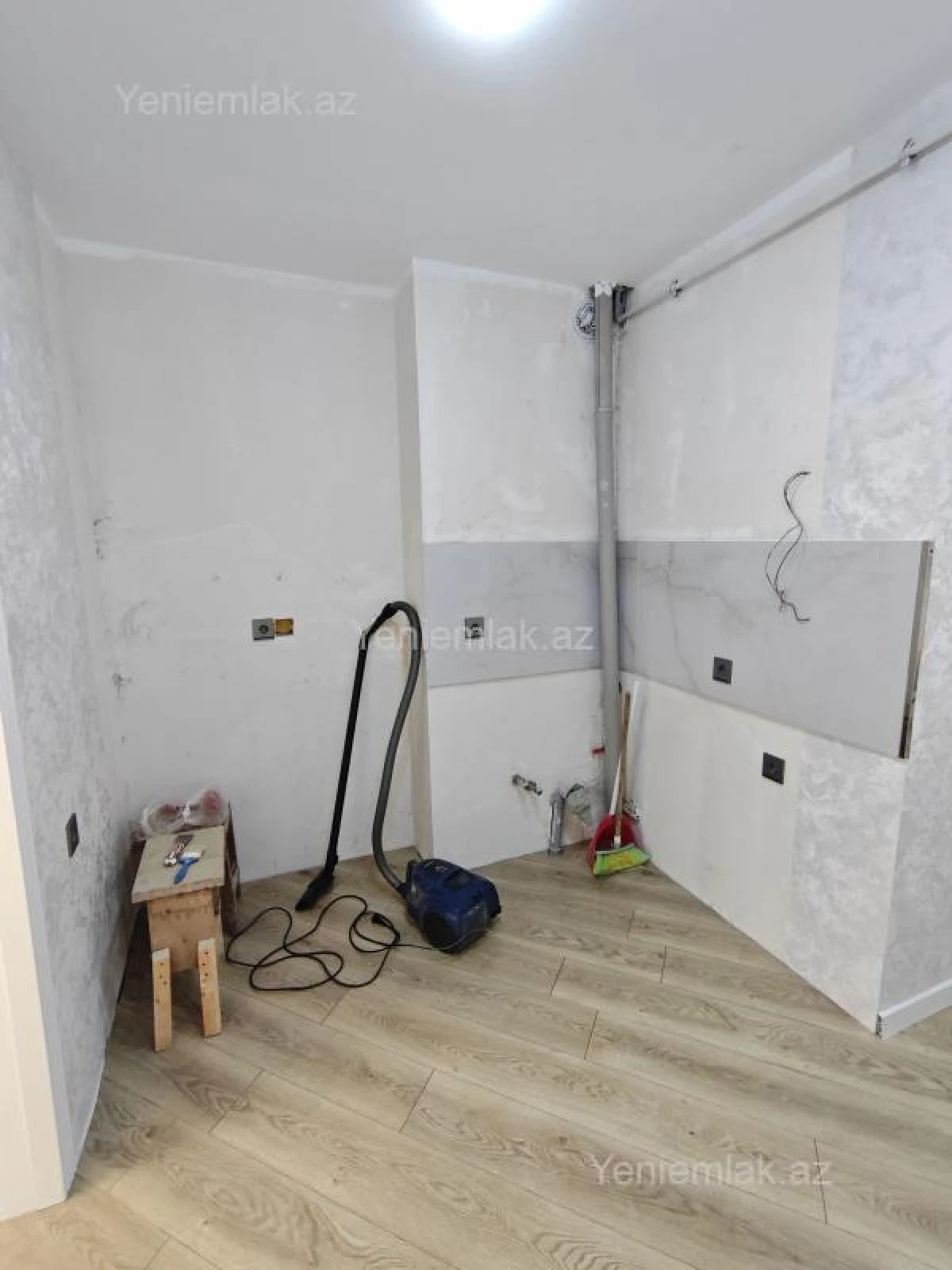 Satılır 3 otaqlı köhnə tikili 60 m²