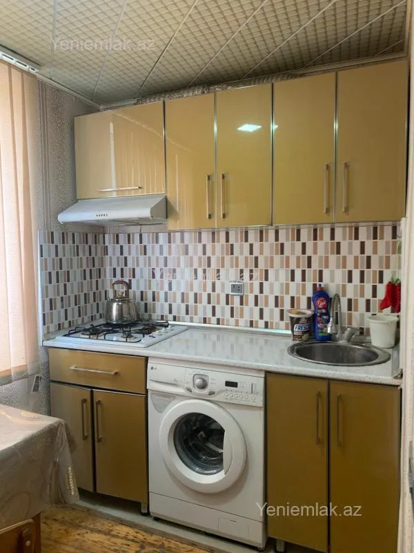Satılır 3 otaqlı köhnə tikili 70 m²