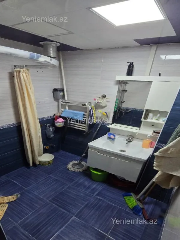 Satılır 5 otaqlı köhnə tikili 100 m²