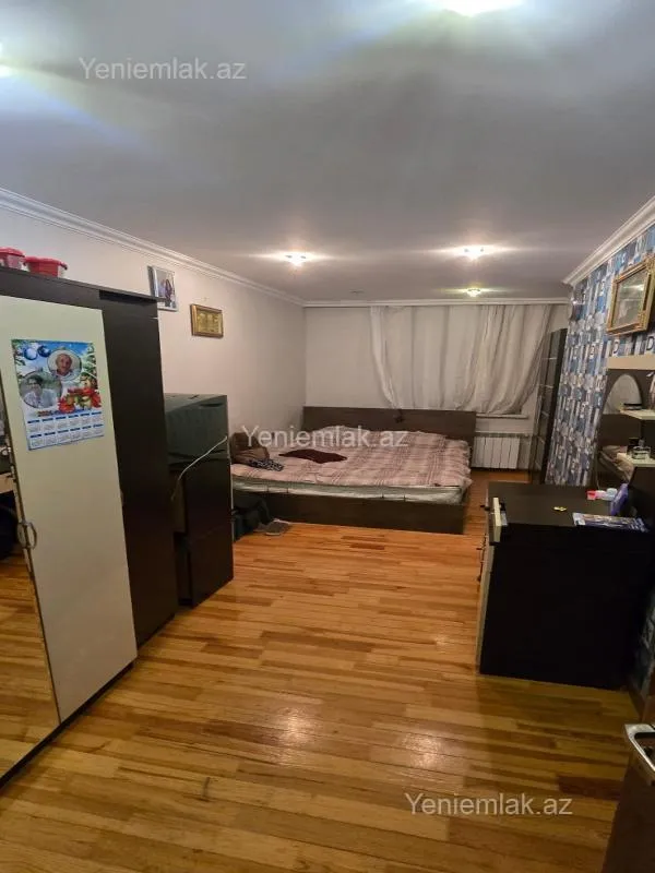 Satılır 5 otaqlı köhnə tikili 100 m²