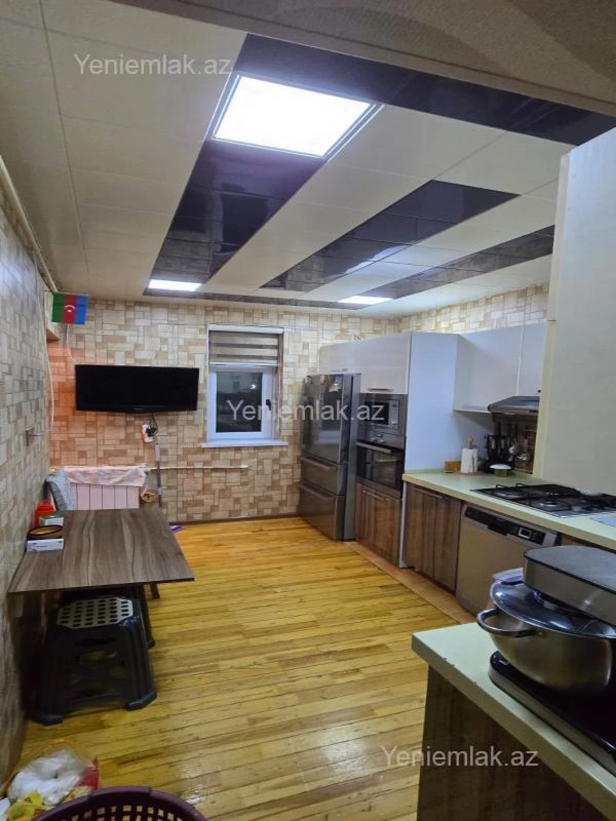 Satılır 5 otaqlı köhnə tikili 100 m²