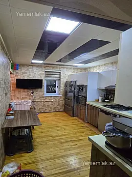 Satılır 5 otaqlı köhnə tikili 100 m²