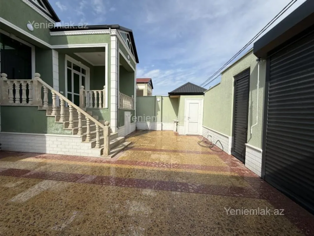 Satılır 4 otaqlı həyət evi 120 m²