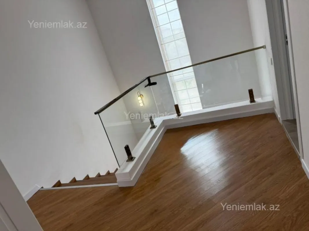 Satılır 4 otaqlı həyət evi 220 m²