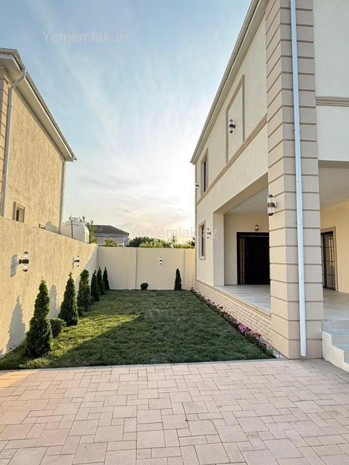 Satılır 4 otaqlı həyət evi 220 m²