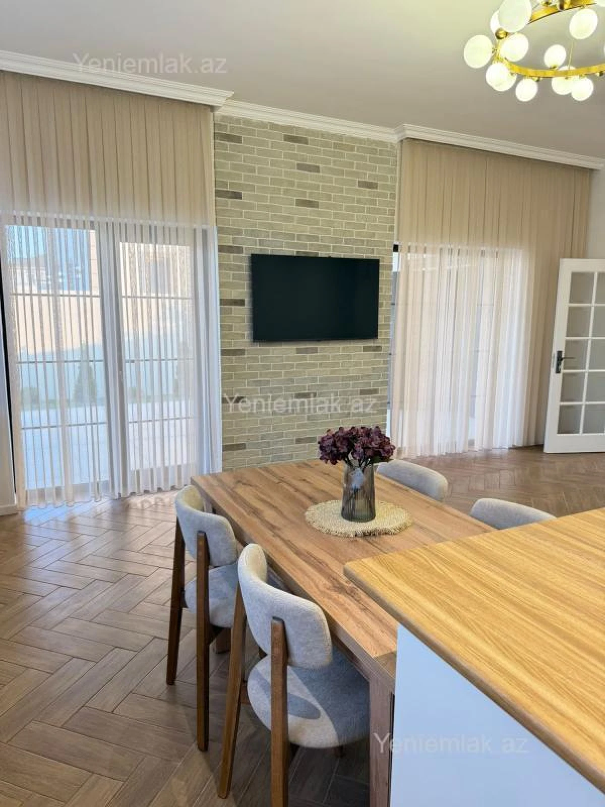 Satılır 4 otaqlı həyət evi 220 m²