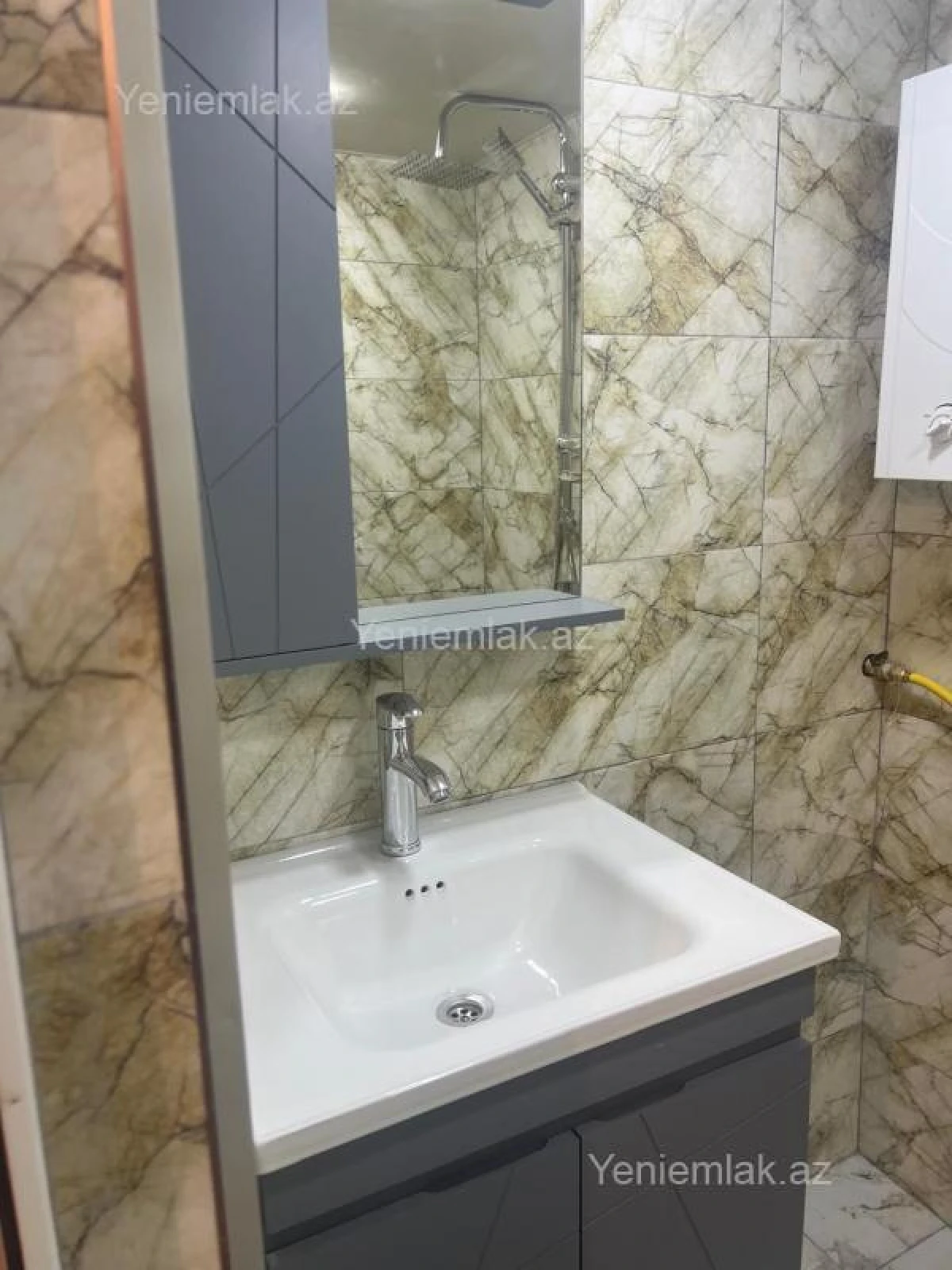 Satılır 4 otaqlı köhnə tikili 90 m²