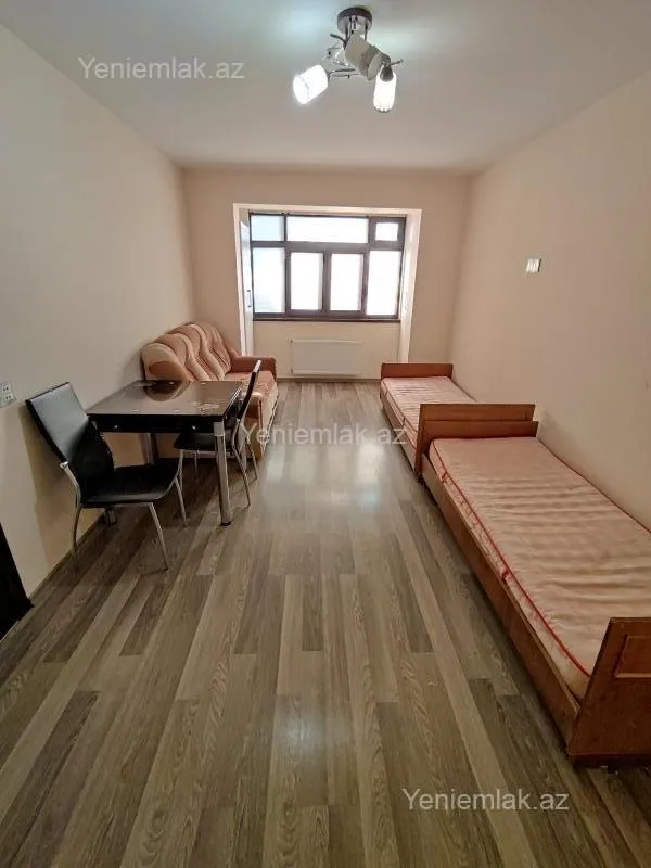 Satılır 1 otaqlı köhnə tikili 33 m²