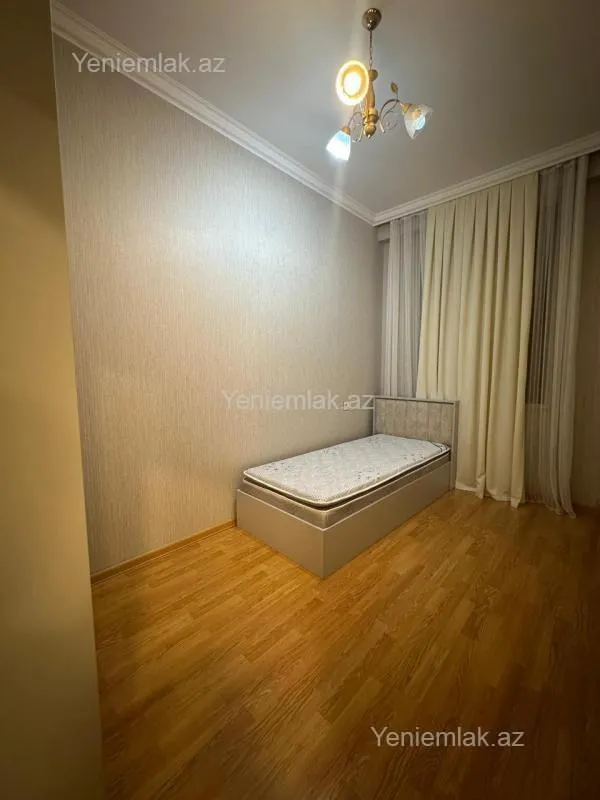 Satılır 3 otaqlı yeni tikili 100 m²