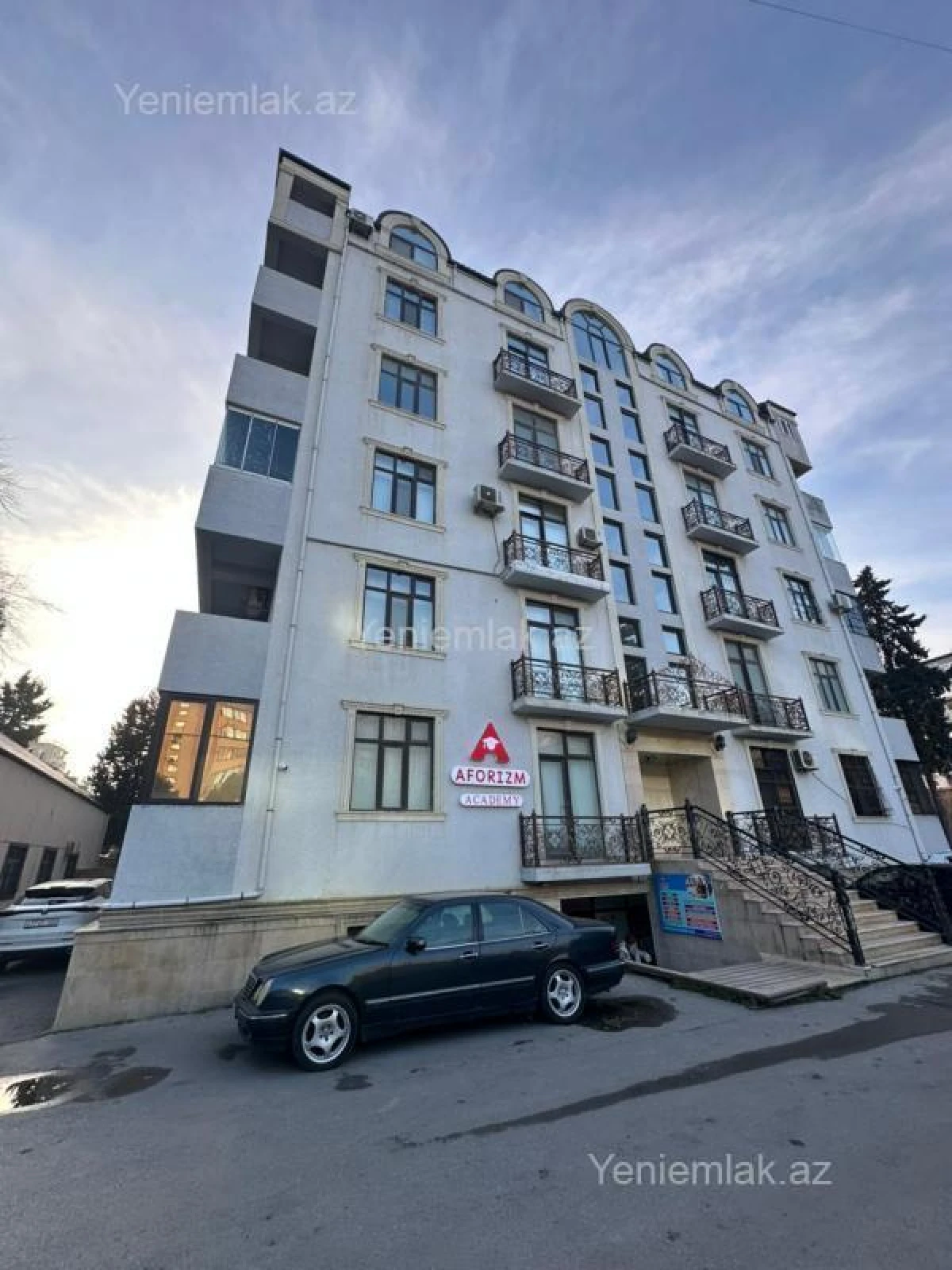 Satılır 3 otaqlı yeni tikili 100 m²