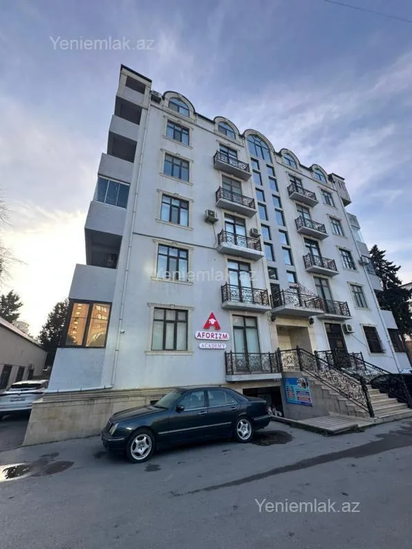 Satılır 3 otaqlı yeni tikili 100 m²