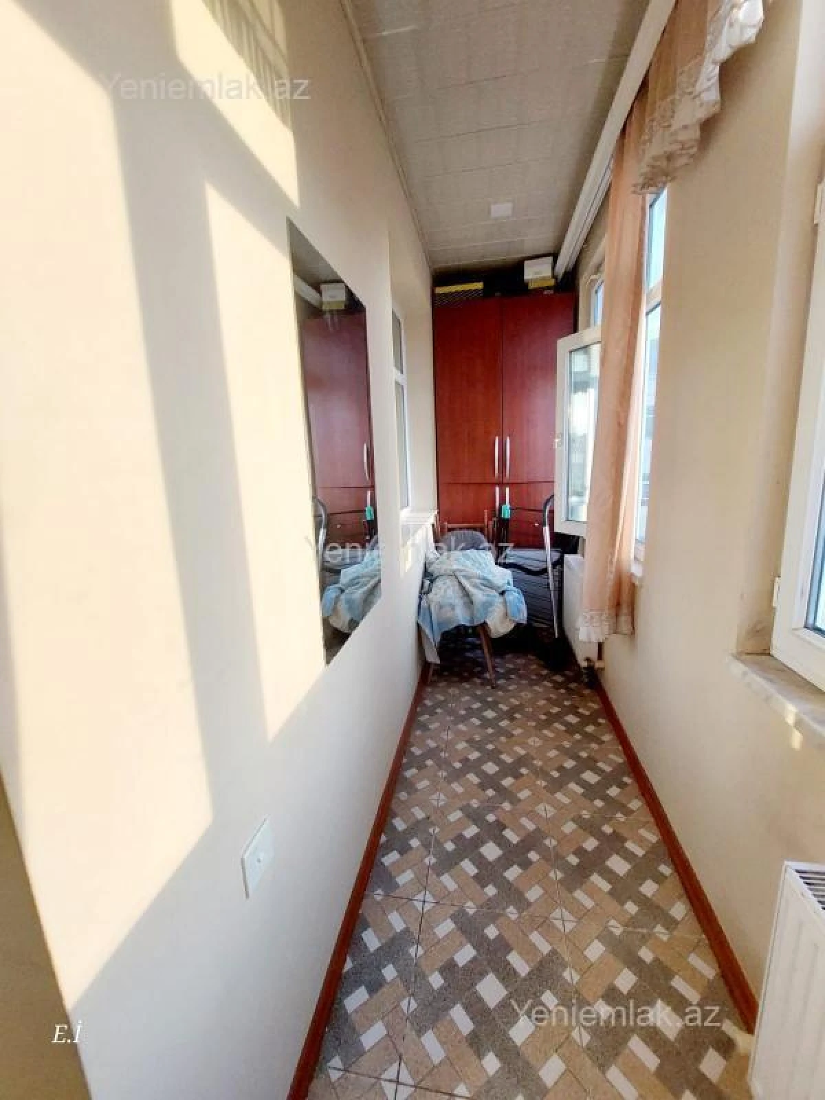 Satılır 1 otaqlı köhnə tikili 36 m²