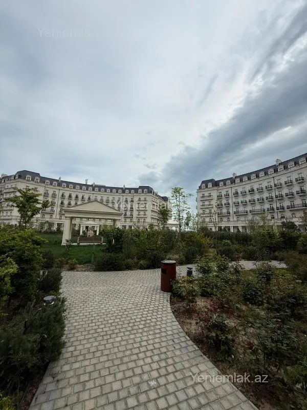 Satılır 3 otaqlı yeni tikili 120 m²