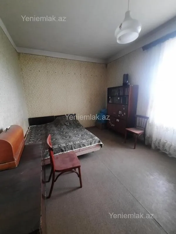 Satılır 2 otaqlı köhnə tikili 60 m²