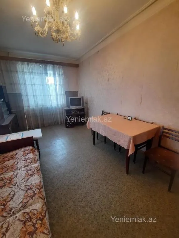 Satılır 2 otaqlı köhnə tikili 60 m²