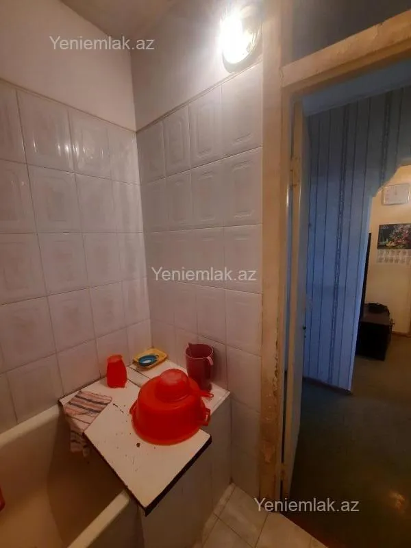 Satılır 2 otaqlı köhnə tikili 60 m²