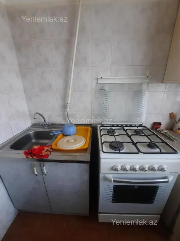 Satılır 2 otaqlı köhnə tikili 60 m²