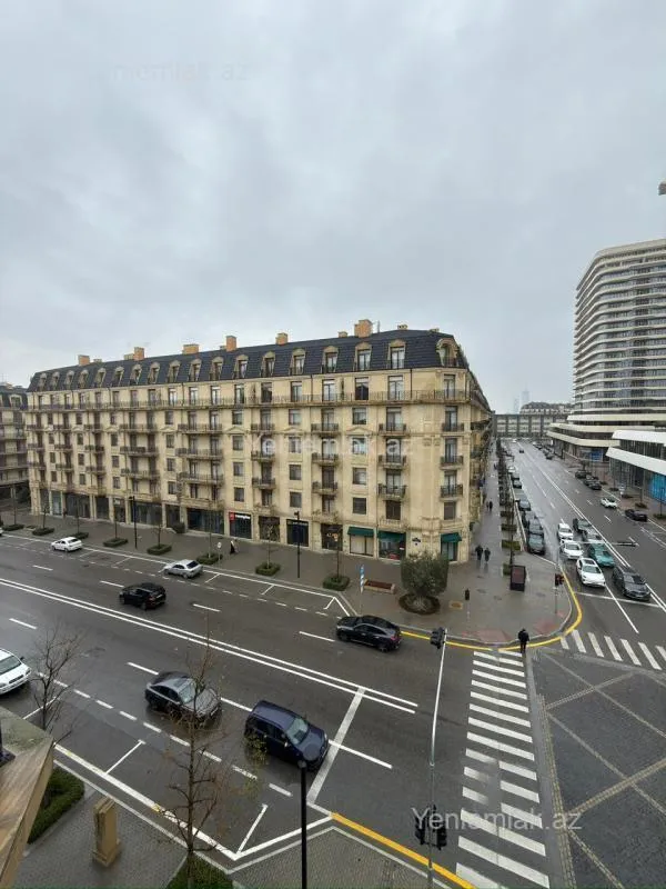Satılır 4 otaqlı yeni tikili 161 m²