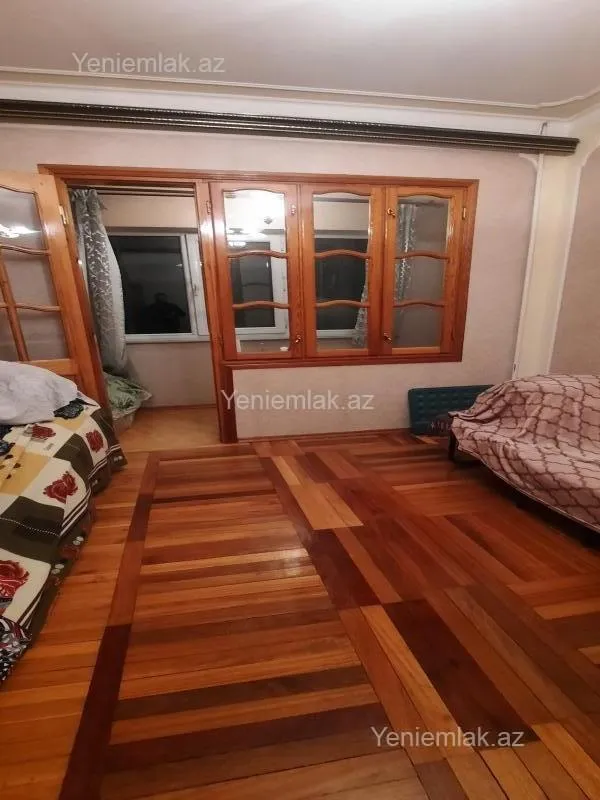 Satılır 3 otaqlı köhnə tikili 85 m²