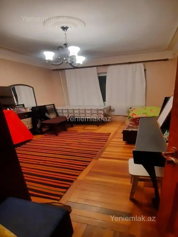 Satılır 3 otaqlı köhnə tikili 85 m²