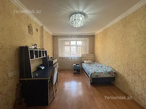 Satılır 4 otaqlı köhnə tikili 80 m²
