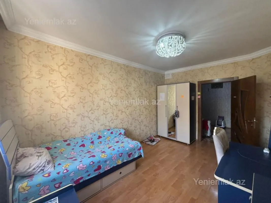 Satılır 4 otaqlı köhnə tikili 80 m²