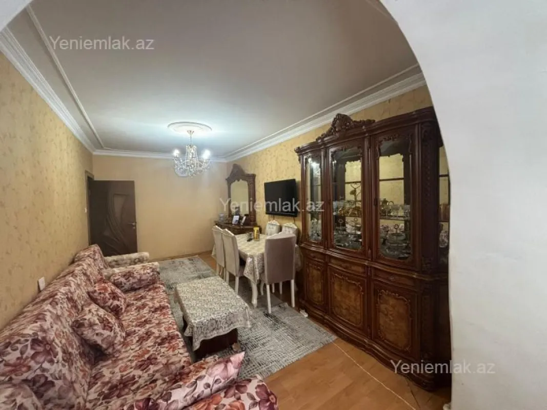 Satılır 4 otaqlı köhnə tikili 80 m²