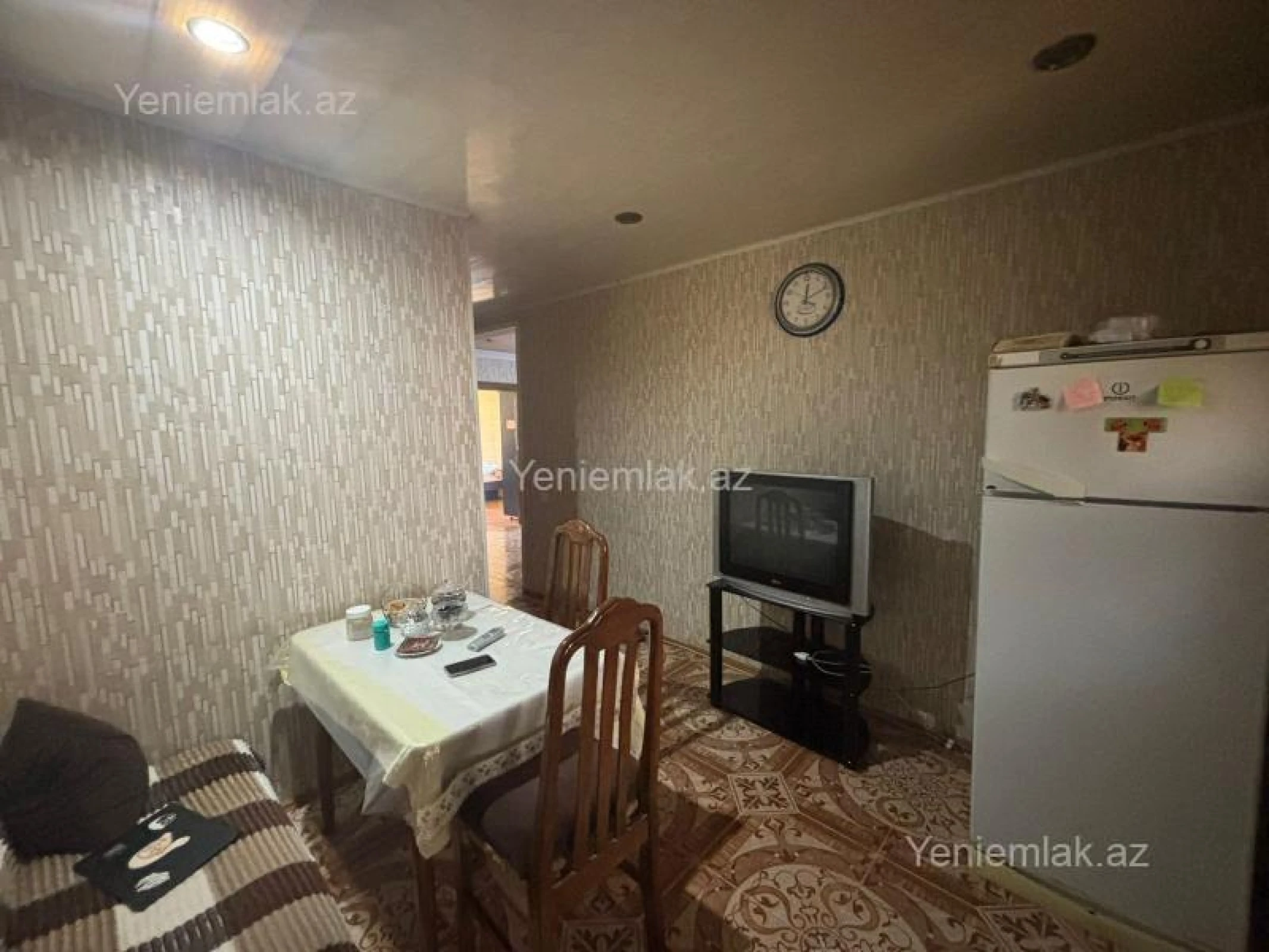 Satılır 4 otaqlı köhnə tikili 80 m²