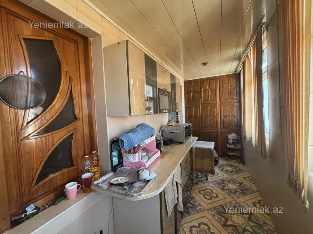 Satılır 4 otaqlı köhnə tikili 80 m²