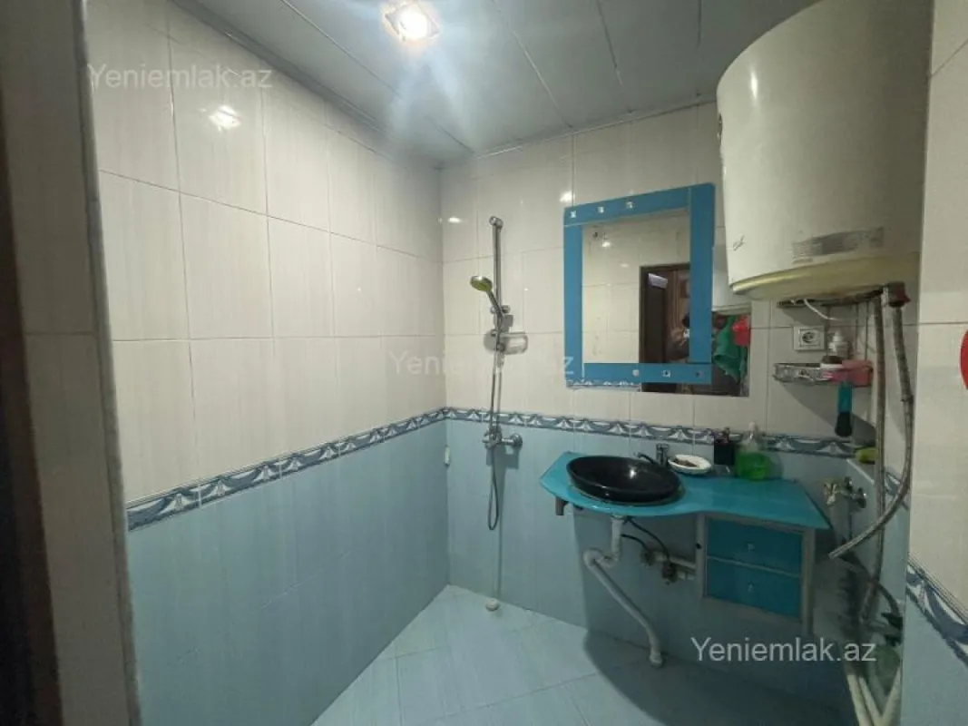 Satılır 4 otaqlı köhnə tikili 80 m²