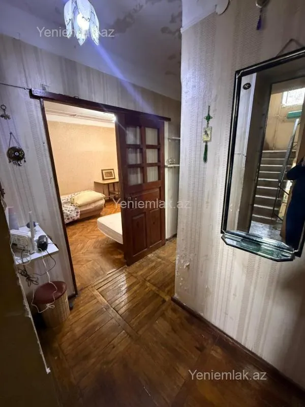Satılır 1 otaqlı köhnə tikili 37 m²