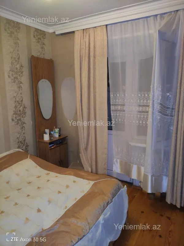 Satılır 3 otaqlı köhnə tikili 75 m²