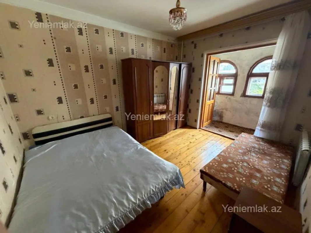 Satılır 3 otaqlı köhnə tikili 75 m²