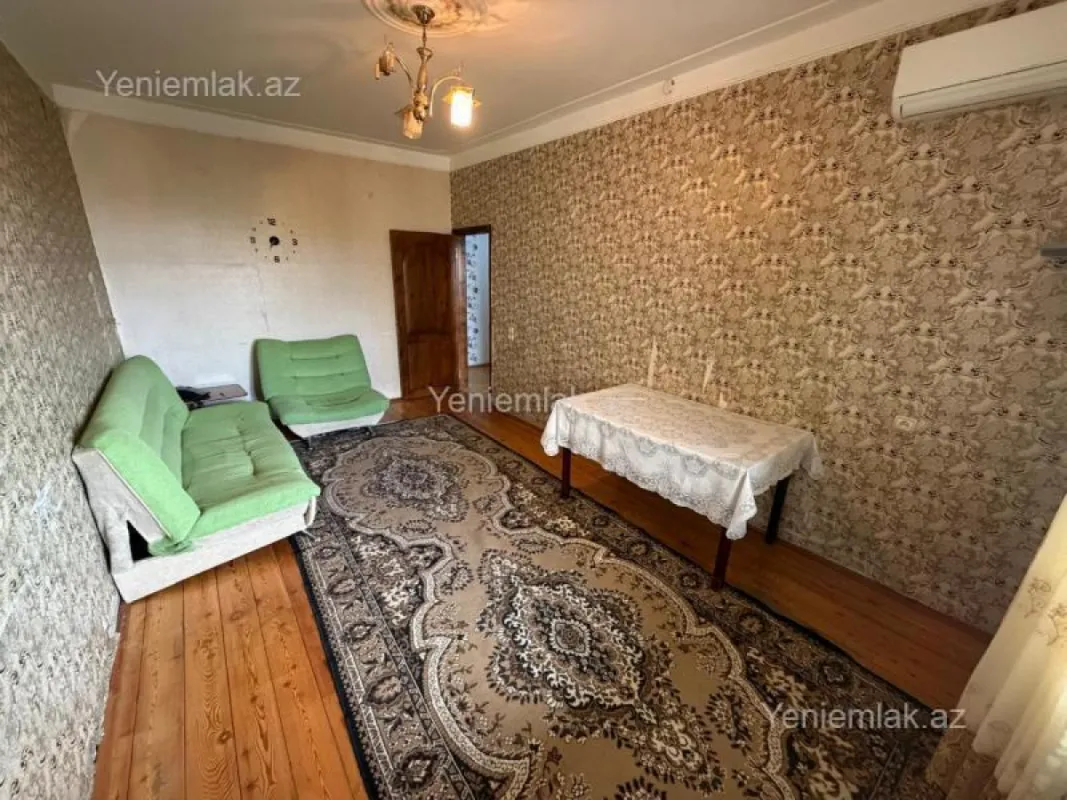 Satılır 3 otaqlı köhnə tikili 75 m²