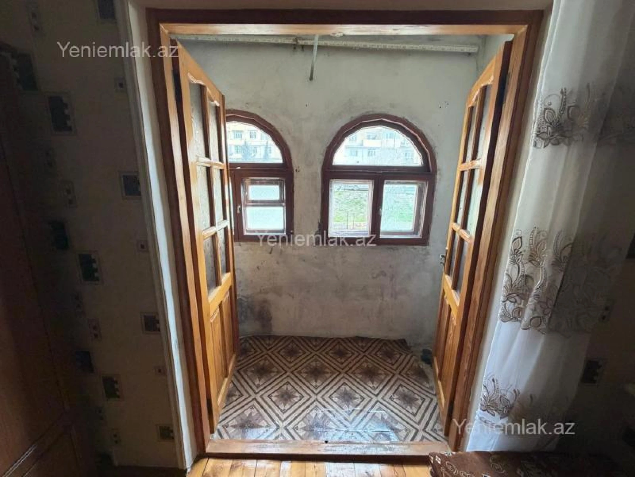 Satılır 3 otaqlı köhnə tikili 75 m²