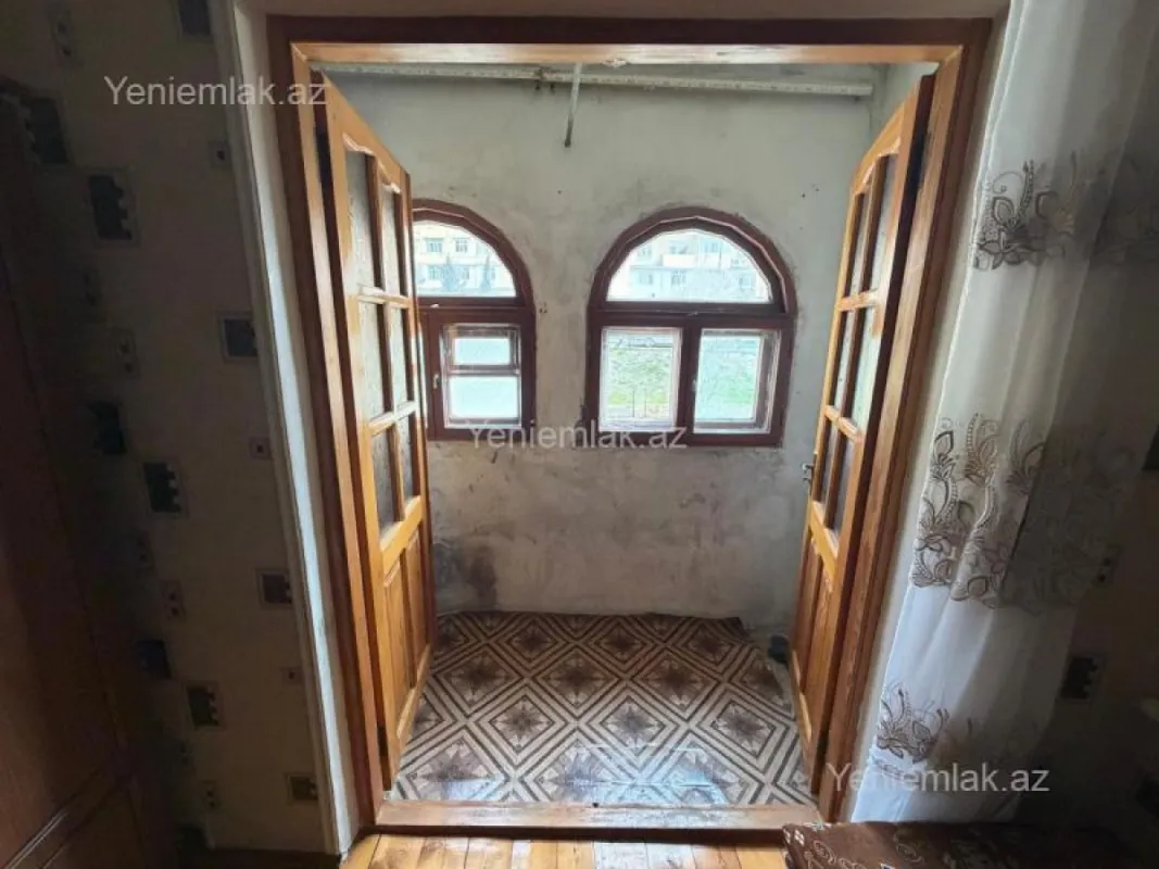 Satılır 3 otaqlı köhnə tikili 75 m²