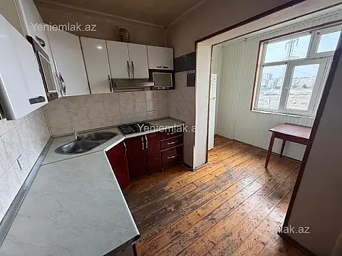 Satılır 3 otaqlı köhnə tikili 75 m²