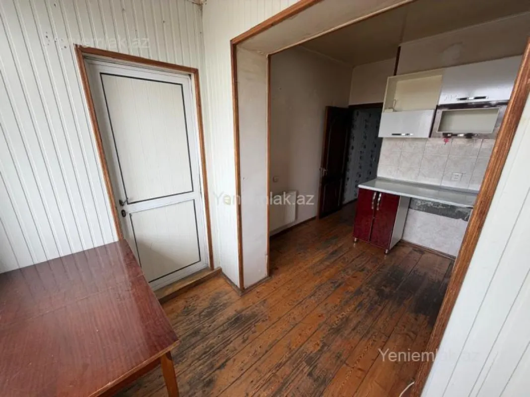 Satılır 3 otaqlı köhnə tikili 75 m²