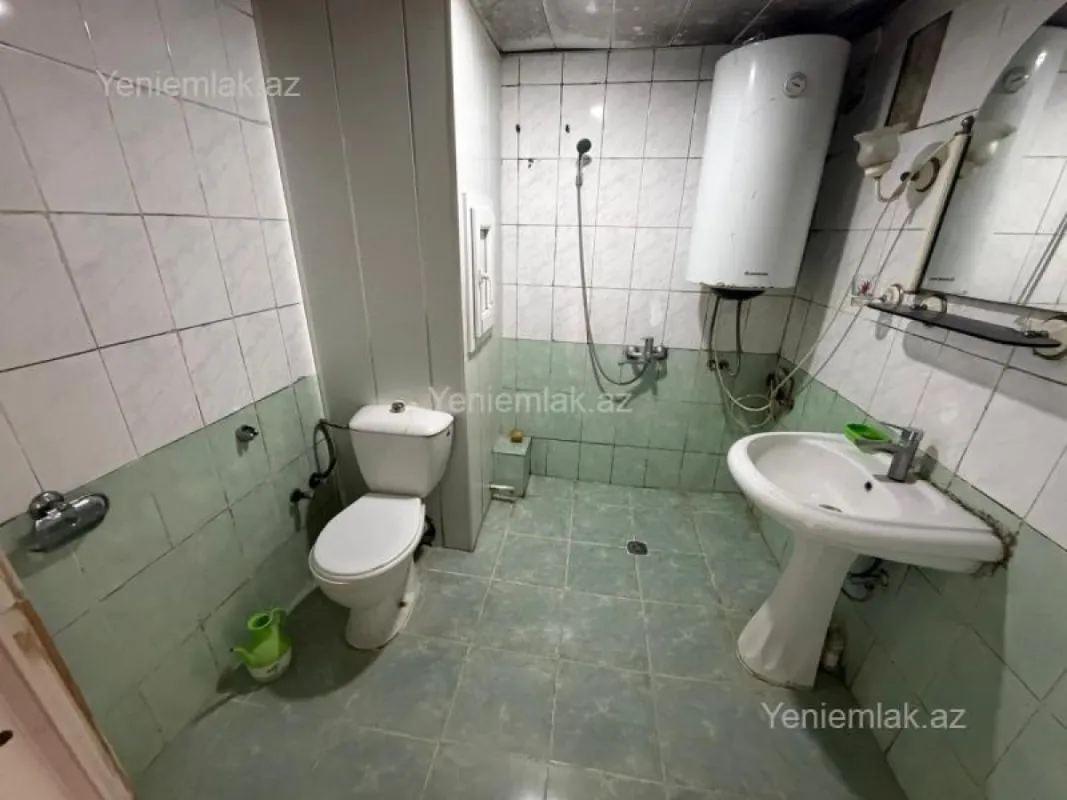 Satılır 3 otaqlı köhnə tikili 75 m²