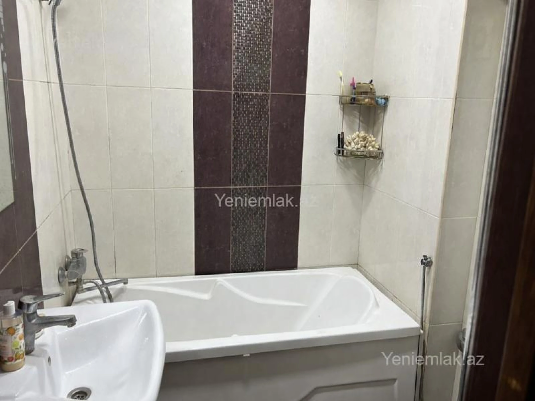 Satılır 3 otaqlı yeni tikili 85 m²