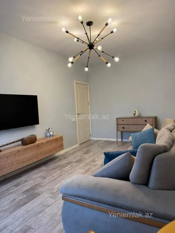 Satılır 2 otaqlı köhnə tikili 55 m²