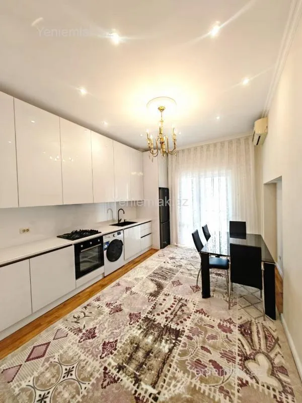 Satılır 4 otaqlı yeni tikili 225 m²