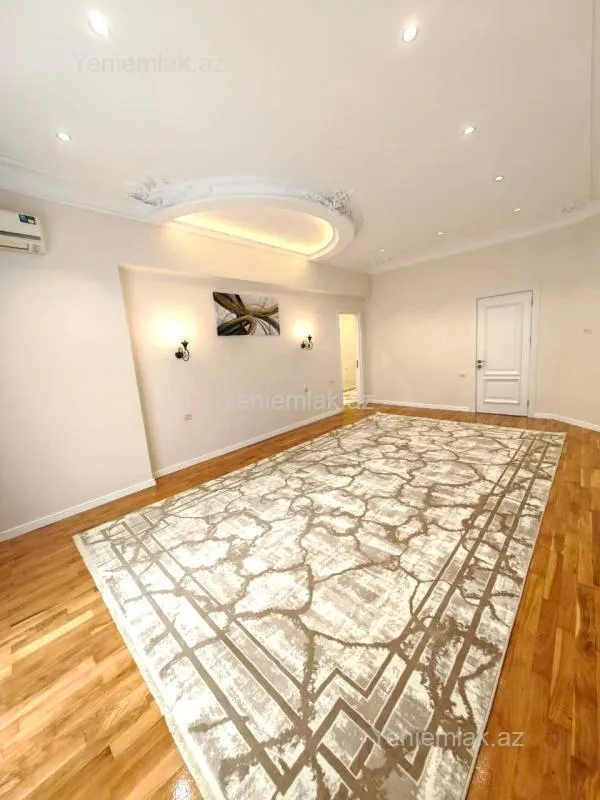 Satılır 4 otaqlı yeni tikili 225 m²