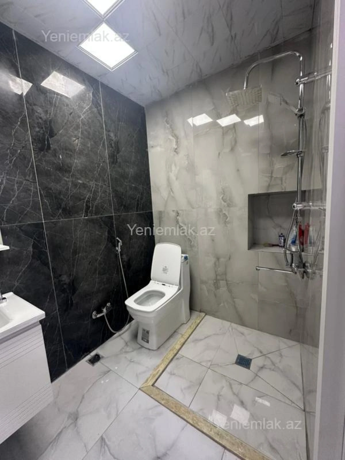 Satılır 2 otaqlı yeni tikili 60 m²