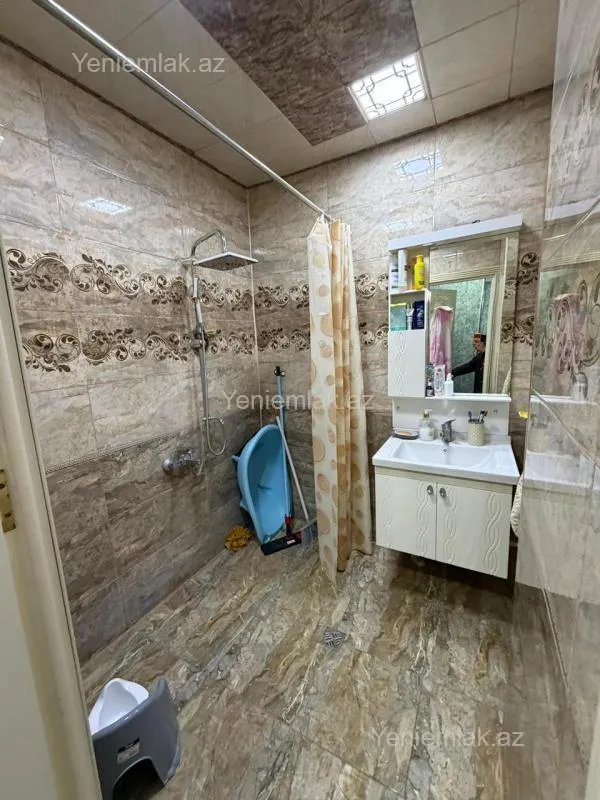 Satılır 3 otaqlı köhnə tikili 90 m²